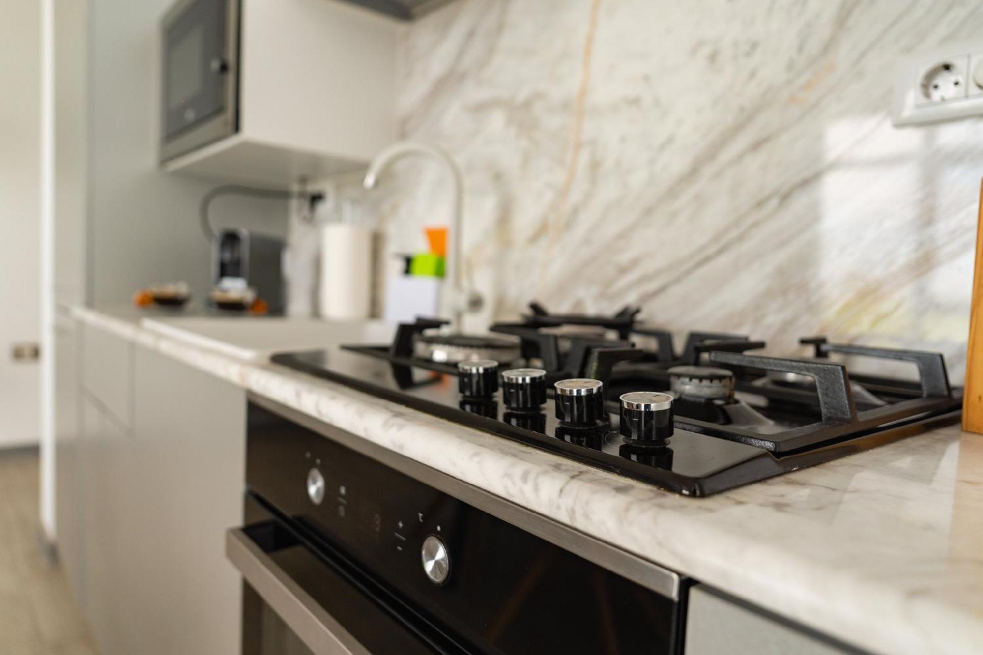 Sunshine Place Alezzi Apartament