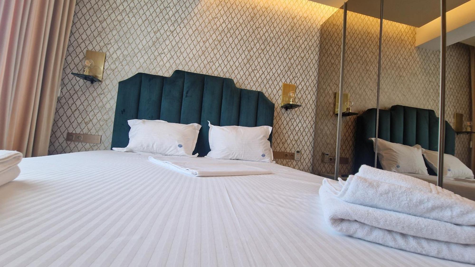 Sunshine Place Pool & Mamaia Nord Appartement *