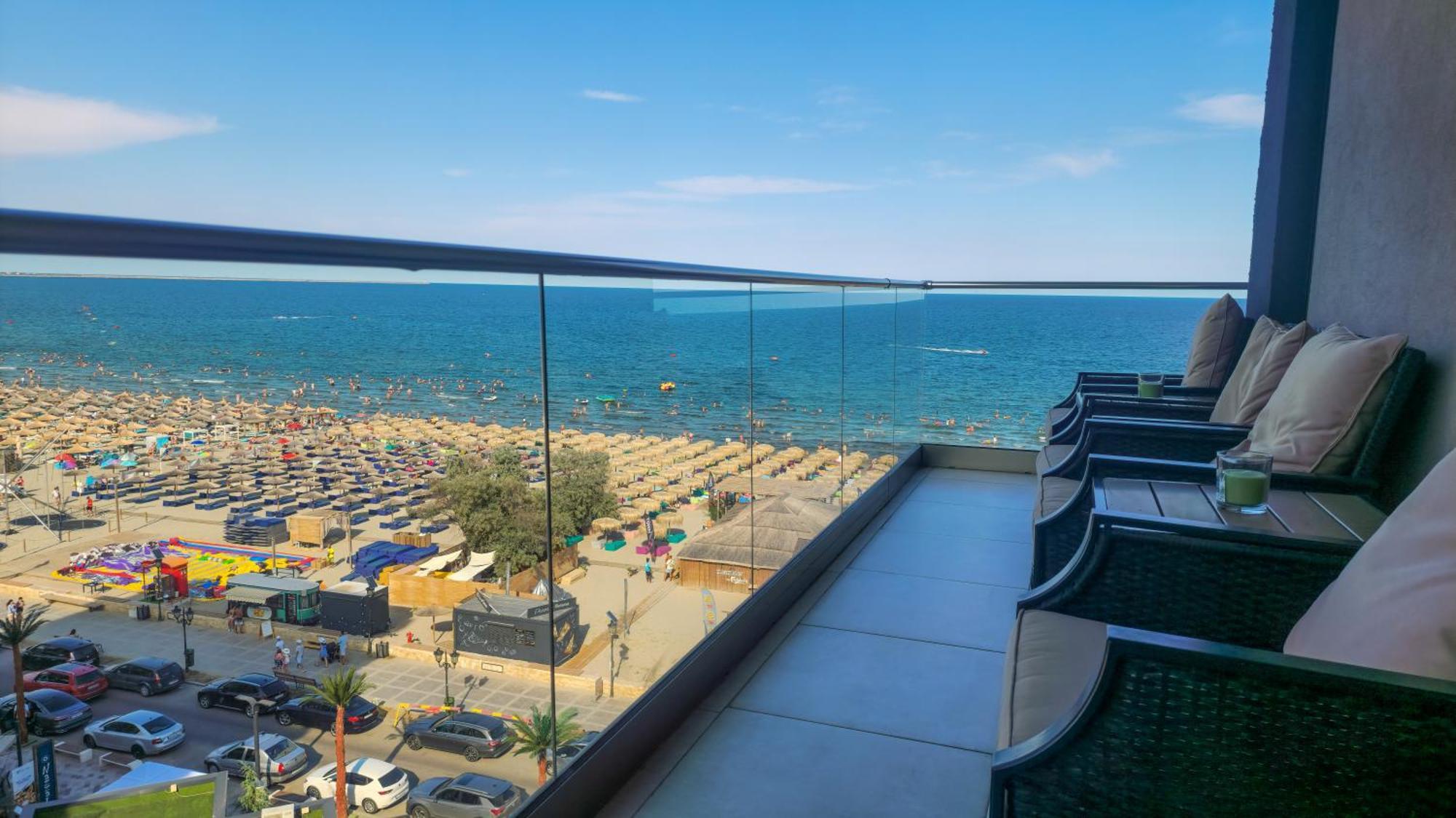 Sunshine Place Pool & Mamaia Nord Appartement *